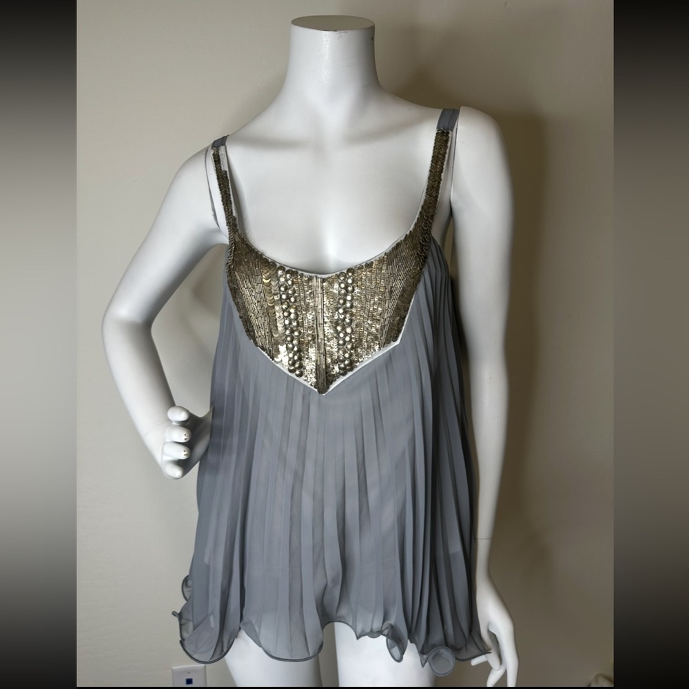 AKIKO GREY SHEER PLEATED SPAGHETTI STRAP TOP XS NEW